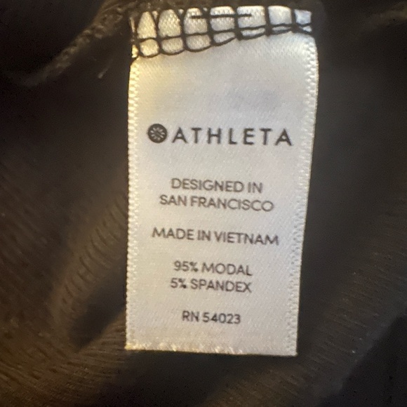 Athleta Ease Cut Out Black Loose Fit Top T Shirt Tee Athletic Activewear Small - Picture 7 of 11